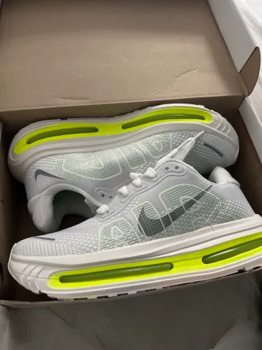 Nike Vomero premium 1ª linha 