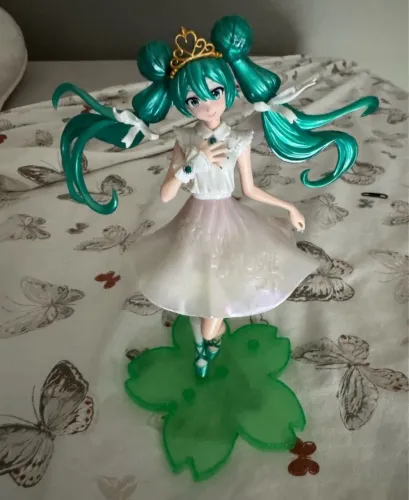 Figure bootleg hatsune miku