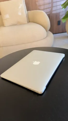 MacBook Air Apple extremamente conservado, funcionando perfeitamente.