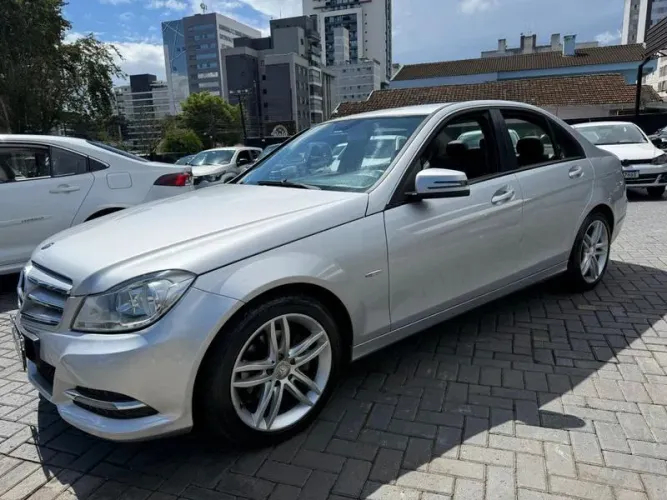 Mercedes-Benz C-180 CGI Classic 1.8 16V 156cv Aut. 2012