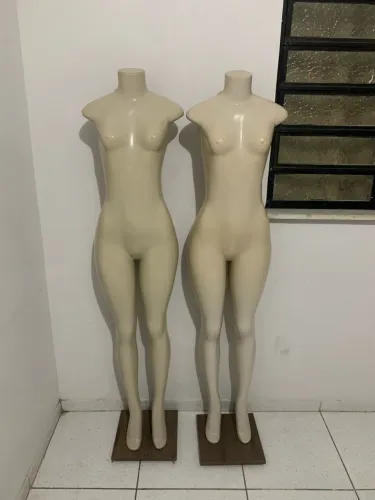 2 manequins conservados