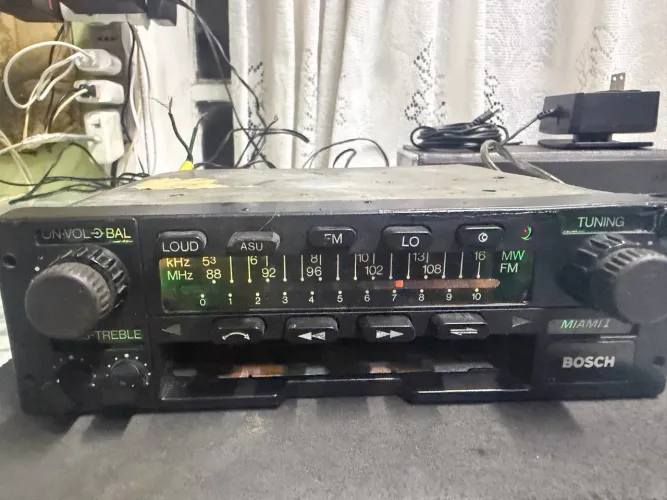 Auto rádio Bosch Miami 1