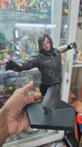 Figura Soldado Invernal Guerra Civil - Iron Studios