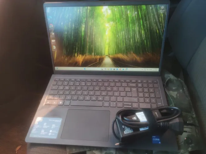 Notebook dell Inspiron 15 com Processador Intel core i5 de 12° Geração. 