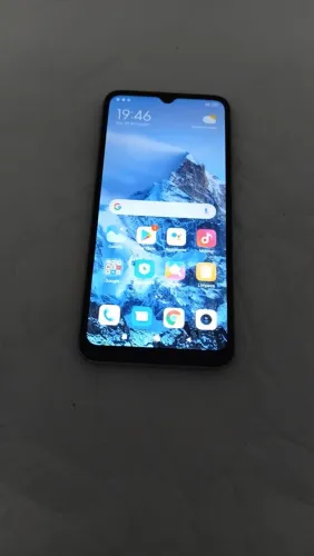 Celular semi novo