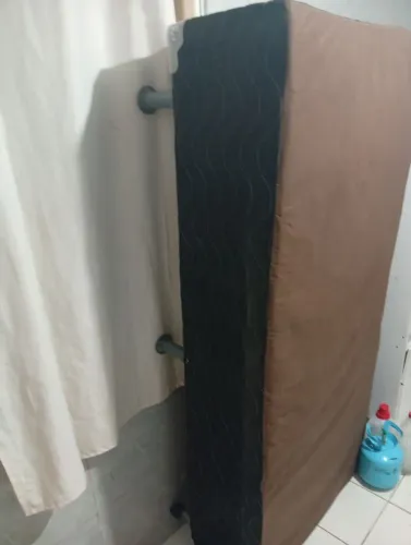 Vendo cama box , toda boa em ótimo estado