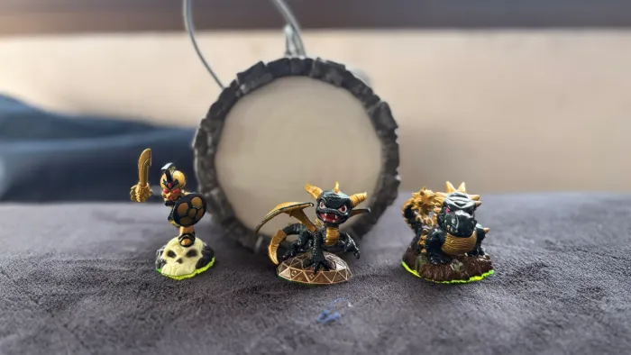 SKYLANDERS Coleção com 19FIGURAS(3 LENDÁRIOS EXCLUSIVOS)/COSMÉTICOS