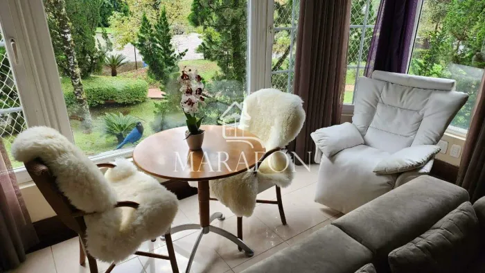 FLAT NO CONDOMÍNIO LAJE DE PEDRA EM CANELA