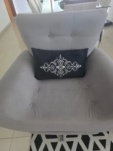 Vende se duas Poltronas sala 