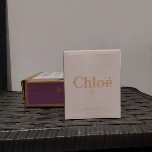 Perfume Chloe Rose Tangerine lacrado com selo, vai na caixa do site qua comprei!