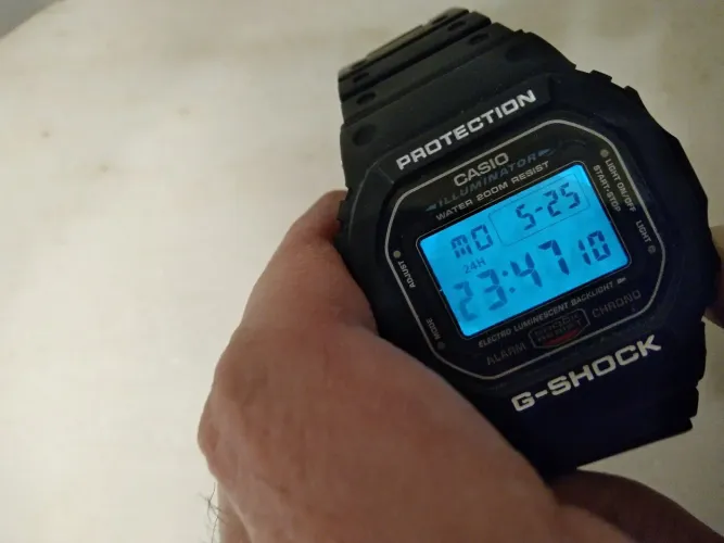 Relógio Casio G shock de 5600 e