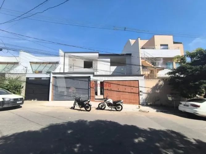 Casa no bairro Castanheiras