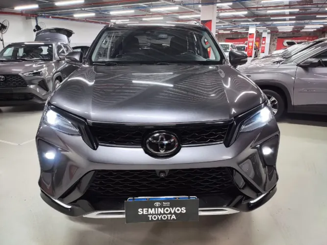 Toyota Hilux SW4 SRX Plat. 4X4 2.8 TB Die. Aut. 2024