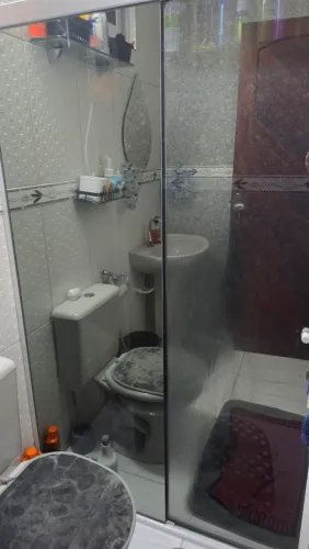 Vidros de box com película espelhada