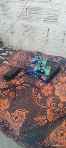 Vende-se um Xbox 360 destravado