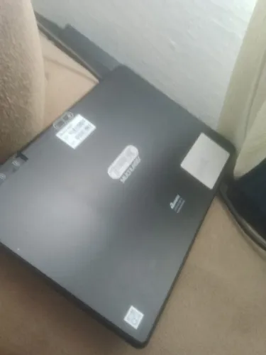 Tablet usado pra vender logo no precinho