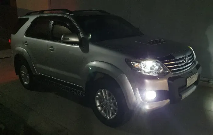 Toyota Hilux SW4 SRV D4-d 4X4 3.0 TDI Dies. AUT 2013