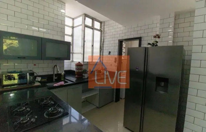 LIVE VENDE: Excelente apartamento reformado e mobiliado com 1 quarto, 50 m² por R$ 480.000
