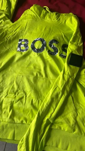 Vendo blusão Boss novinha gg