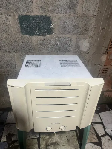 Ar condicionado janela 7500 BTUs 127v Springer