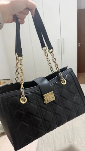 Bolsa lança perfume