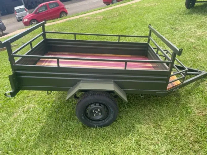 Carretinha disponível a pronta entrega 2.00 x 1.20 - reboque