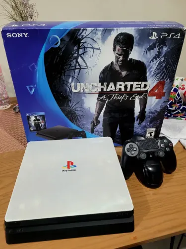 Playstation 4 Slim