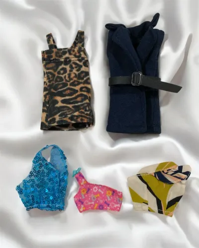 Lote de roupas Barbie 