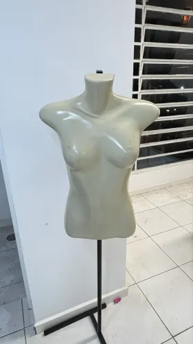 Manequim busto com pedestal 