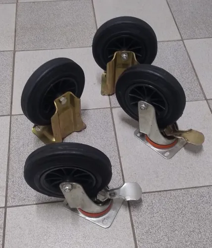 Rodízios para container plástico com placa giratória e freio linha GSA ambiental 8 x 2  