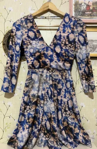 Vestido azul estampado da marca Lança-Perfume