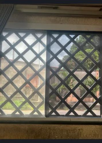 Vende se janela de vidro