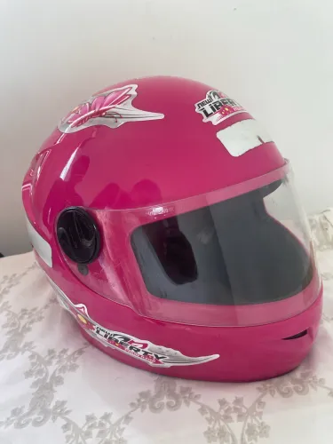 Capacete em perfeito estado! Valor 50,00