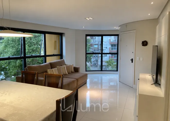 Apartamento reformado 3 dormitórios e 2 vagas no Cambuí