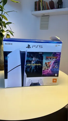 PlayStation 5 SLIM 1TB Sony PS5 Slim (Edição Com Leito) 