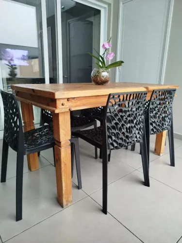 Mesa com 6 cadeiras modelo rústico ( industrial)