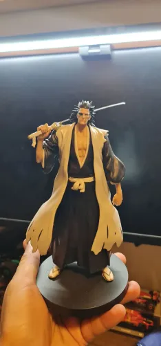 Kenpachi Zaraki da linha Solid and Souls da Banpresto