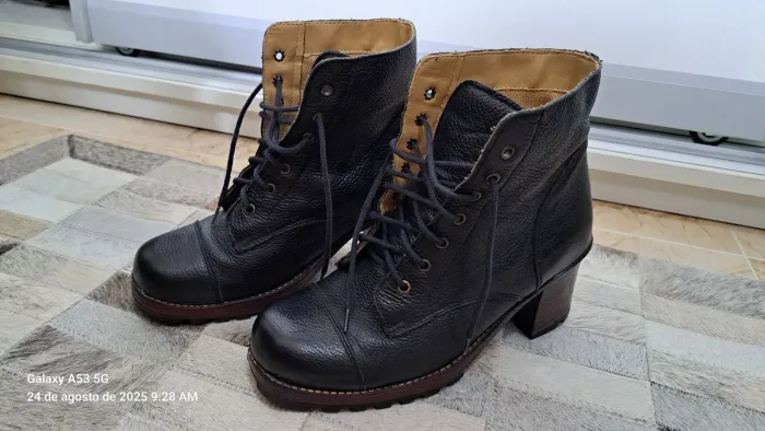 Bota de couro