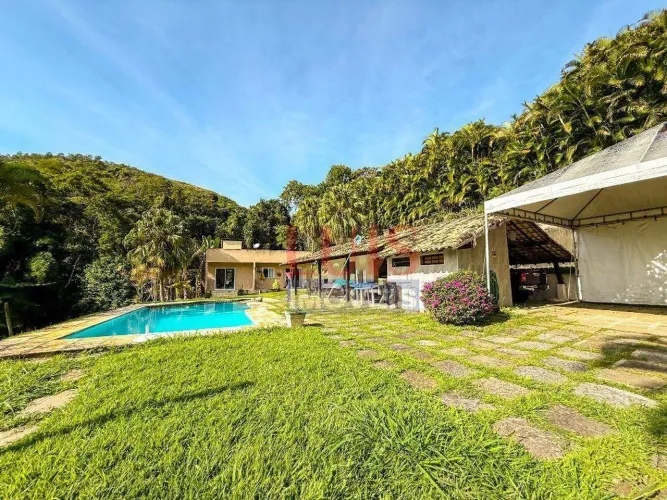 Sítio com 2 dormitórios à venda, 2500 m² por R$ 1.900.000,00 - Pendotiba - Niterói/RJ