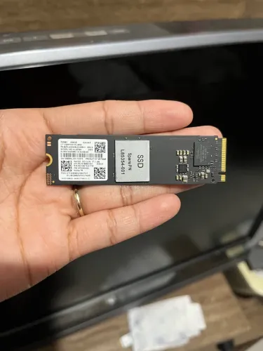 Ssd M2 Nvme 256gb Samsung PCie 4.0 X4 M.2 2280 Cor preta Preto