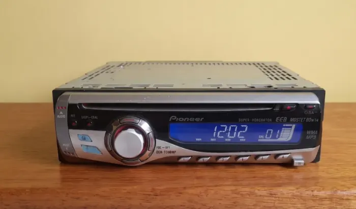 Toca CD Pioneer DEH-3880MP