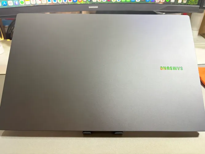 Samsung Galaxy Book4 i3 8GB 256GB SSD - Praticamente novo | 7 ciclos