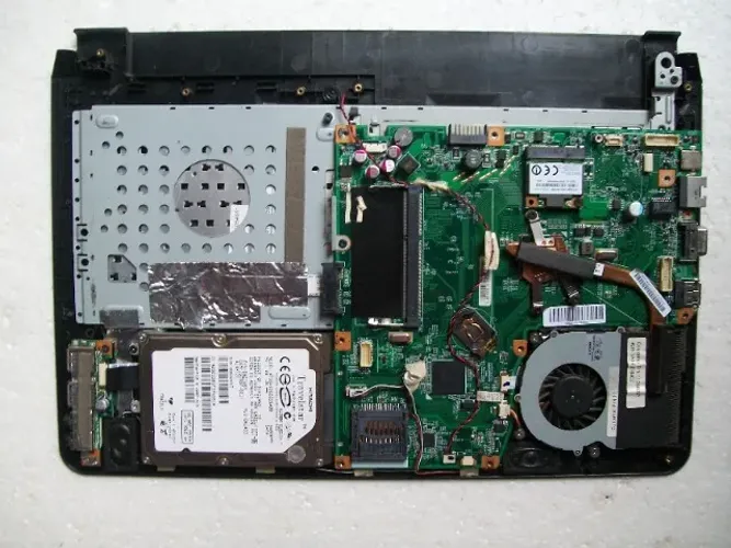 Carcaça e placa-mãe do Notebook Positivo Unique 60 Sim+ 380