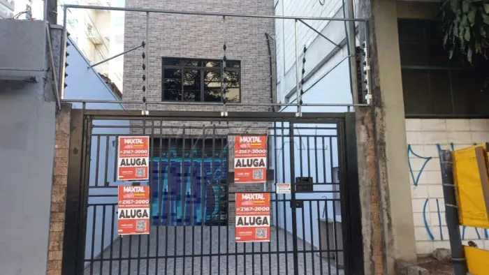 Aluga-se para loja com escritórios ao lado Shopping Metrô Tucuruvi. Com 126m² e 10 salas.