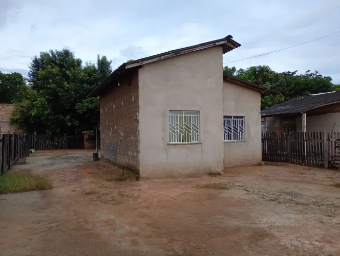 Vendo casa na vila dos oleiros depois do santa Cecília