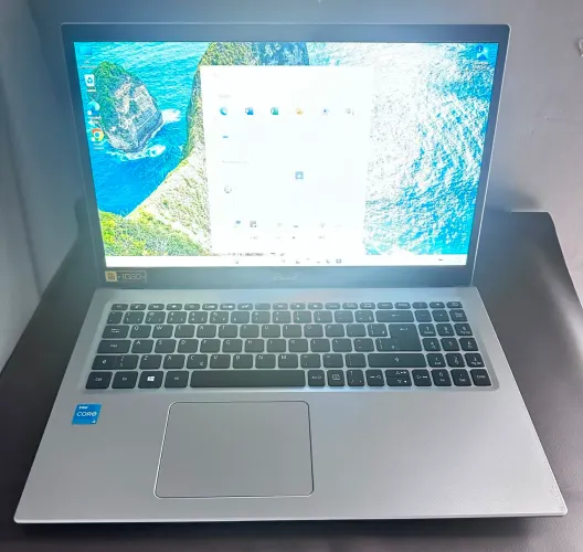 Notebook Acer Core i3 (11ª Ger) - M2:256GB - Mem:8GB - Seminovo
