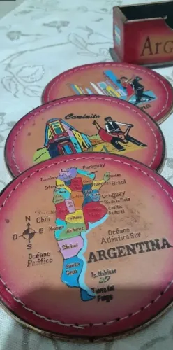 PORTA COPO ( ARGENTINO) + KIT PETISCO DE MADEIRA + SACA E TAMPA ROLHA