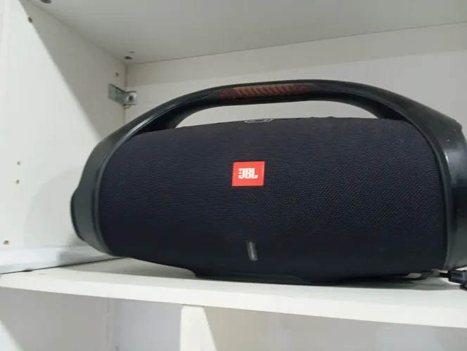 Vendo JBL boom box 2