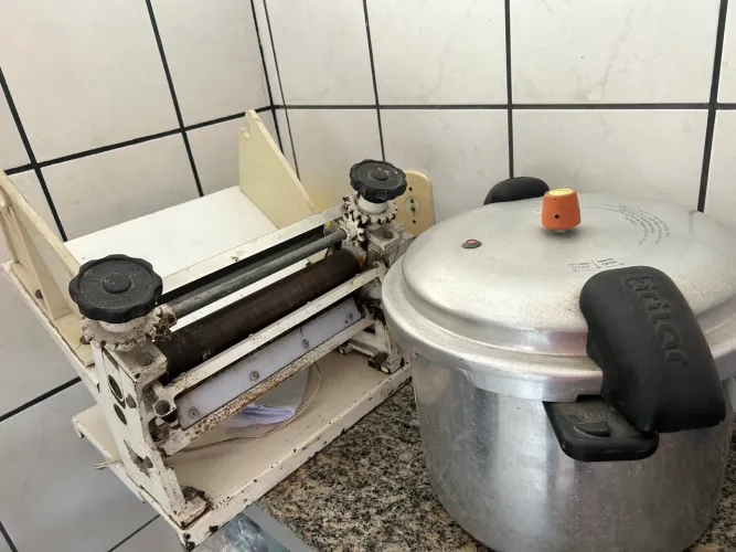 ? Combo de Cozinha Industrial/Residencial: Cilindro Elétrico + Panela de Pressão Clock