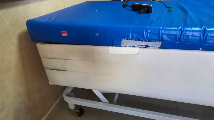 Cama articulada elétrica motorizada com grades colchão